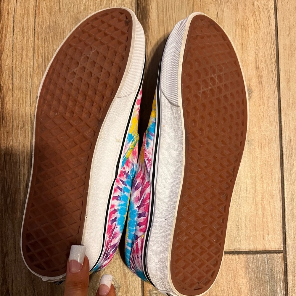 Vans - Picture 2 of 5